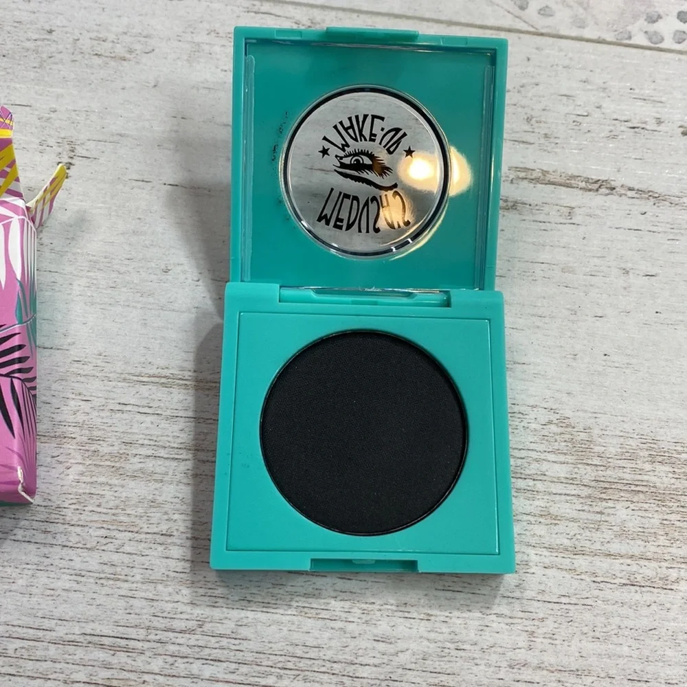 Medusa’s Makeup Bahamas Matte Eyeshadow Black